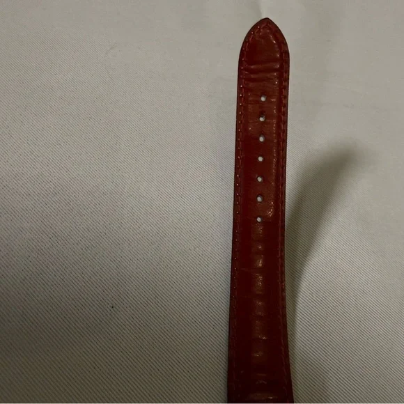 Gucci 3000M Vintage Stripe Dial Watch (Red/Navy) w/ COA & Two Straps - Picture 5 of 7